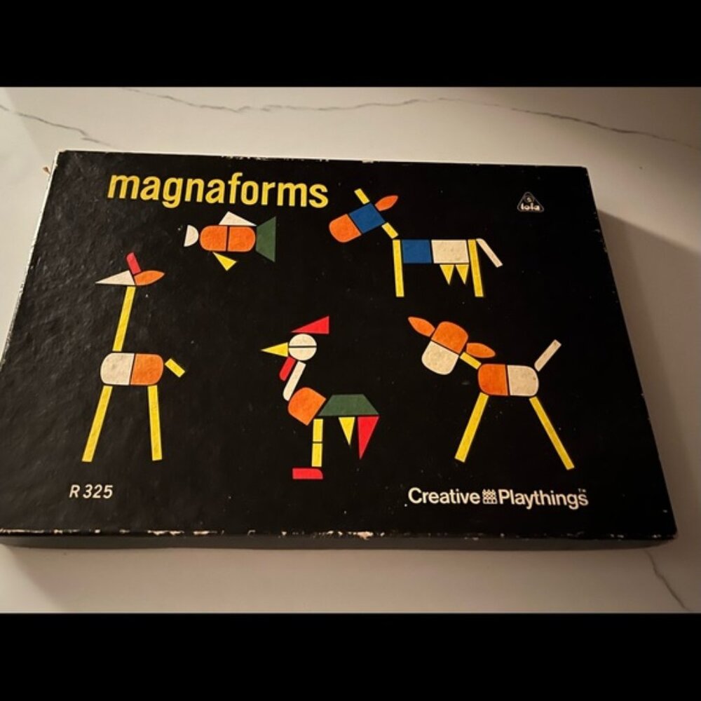 Vintage magnaforms 12” x 8” magnetic board & shapes